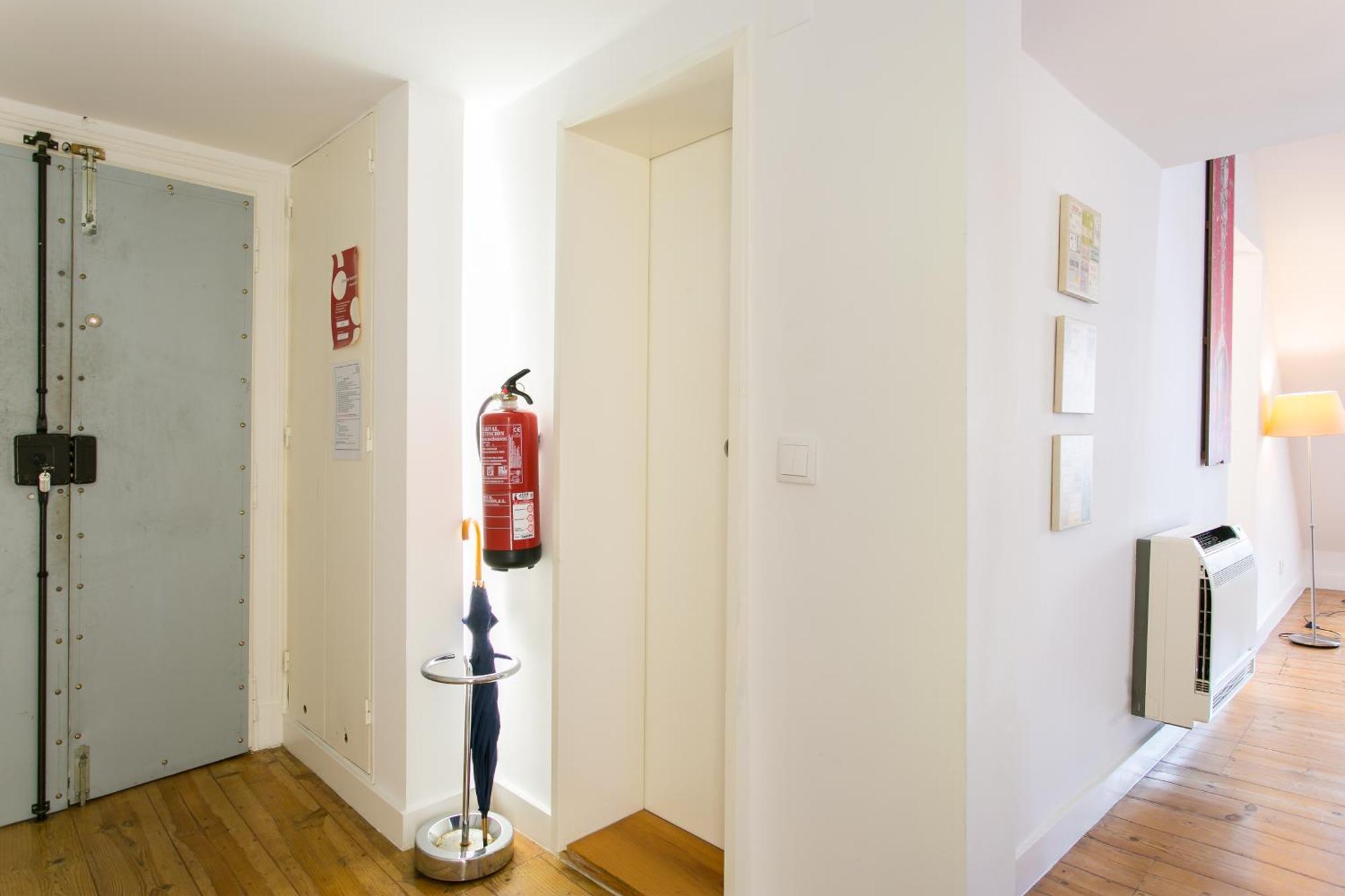 Loft Bairro Alto Apartment Lisbon Luaran gambar